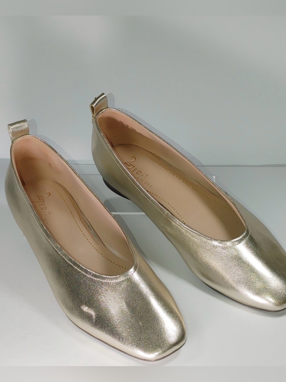 NWOT Naturalizer 27 Edit Carla Ballet Flats in Gold